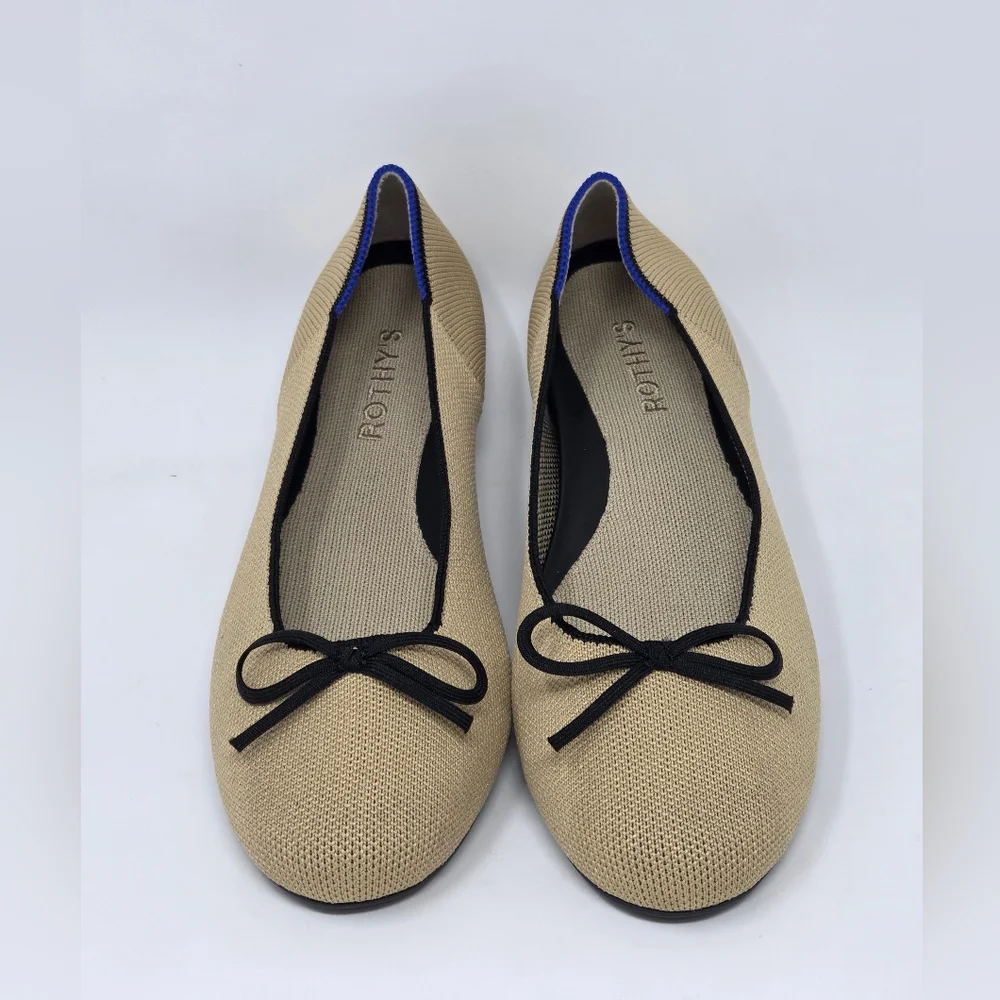 Rothy's Ballet Flat In Beige With Black Detailing